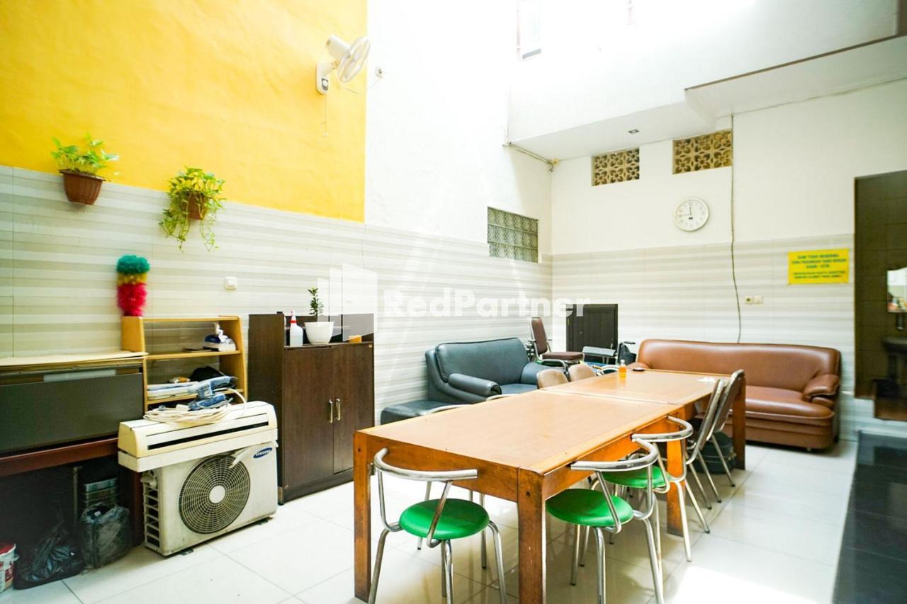 Hoki Homestay Redpartner 수라바야 외부 사진